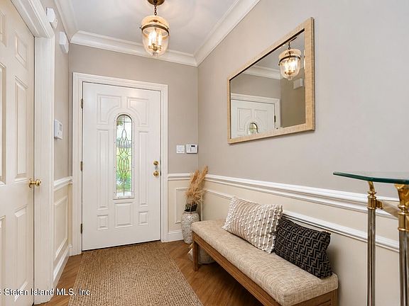 3rd image of 56 Harbour Ct
