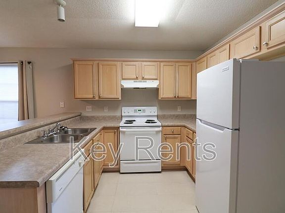 4th image of 8033 Stonebrook Dr