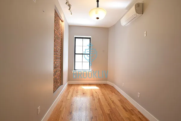 Rented by null | media 49