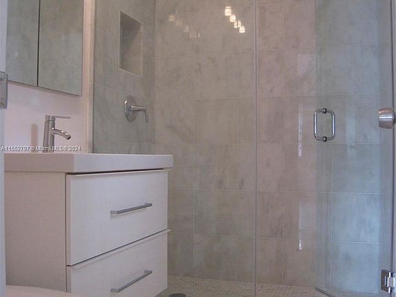 4th image of 1232 Aduana Ave
