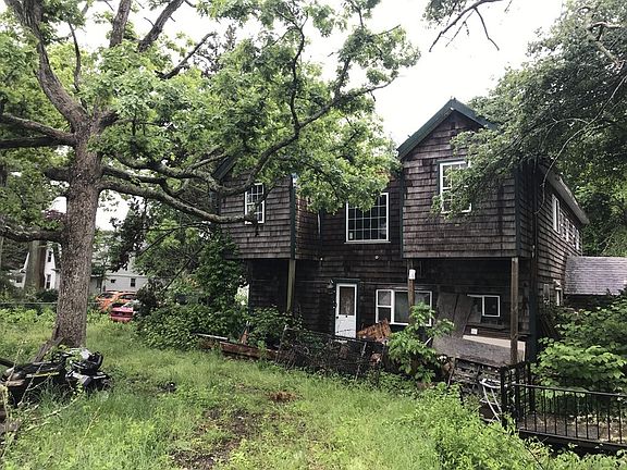 2nd image of 818 Reed Rd