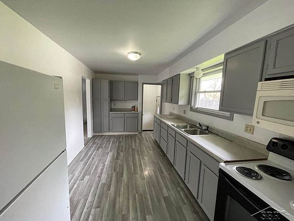 5th image of 3410 Sunnyview Dr