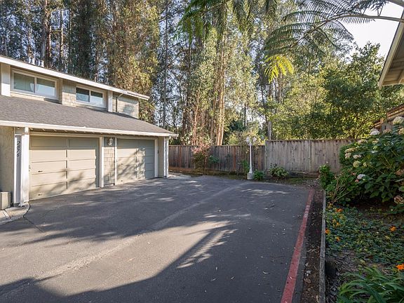 2nd image of 2874 Lindsay Ln #2874