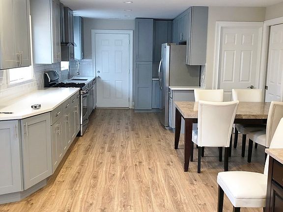 4th image of 960 Osage Ct