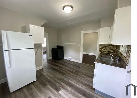 5th image of 12100 Parkhill Ave