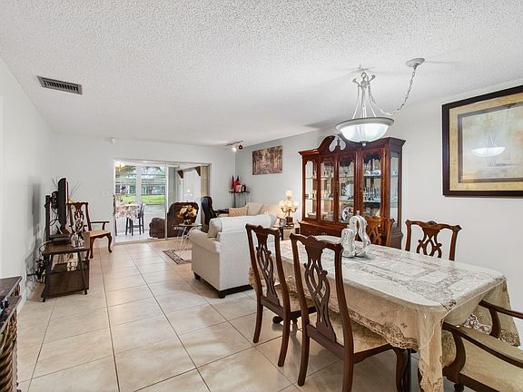 3rd image of 136 Lake Rebecca Dr