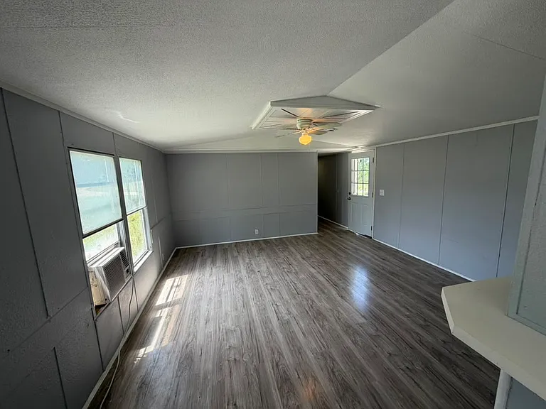 315 The Oil Rd — Photo 6