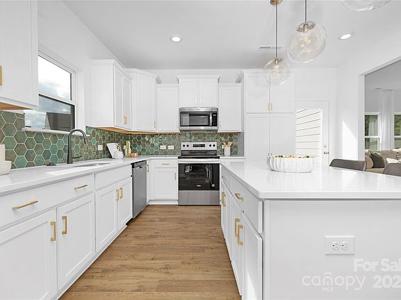 4th image of 219 Redondo Dr #65