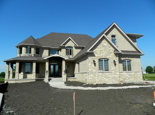 3327 Club Ct, Naperville, IL 60564