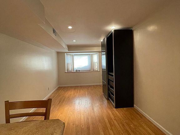 5th image of 1410 E 70th St