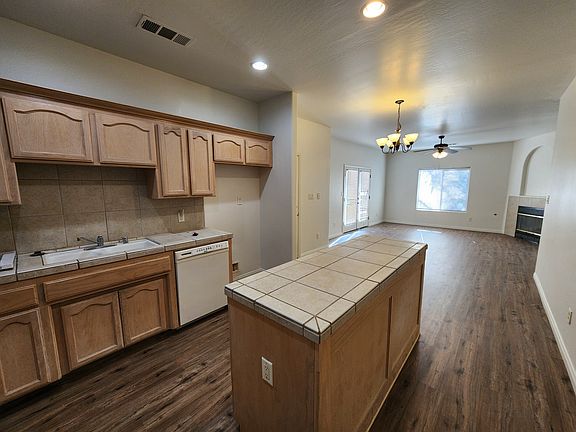 3rd image of 307 Villa Elegante Dr