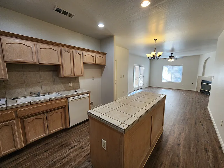 307 Villa Elegante Dr — Photo 3
