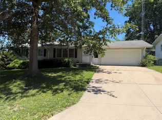 310 Hazel St, Pella, IA 50219