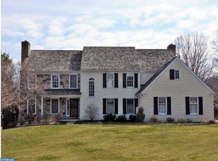 825 Springbank Ln, Wayne, PA 19087