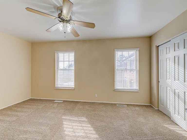 1090-1108 N Hanley Rd — Photo 16