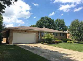 5722 Skyline Dr, Seven Hills, OH