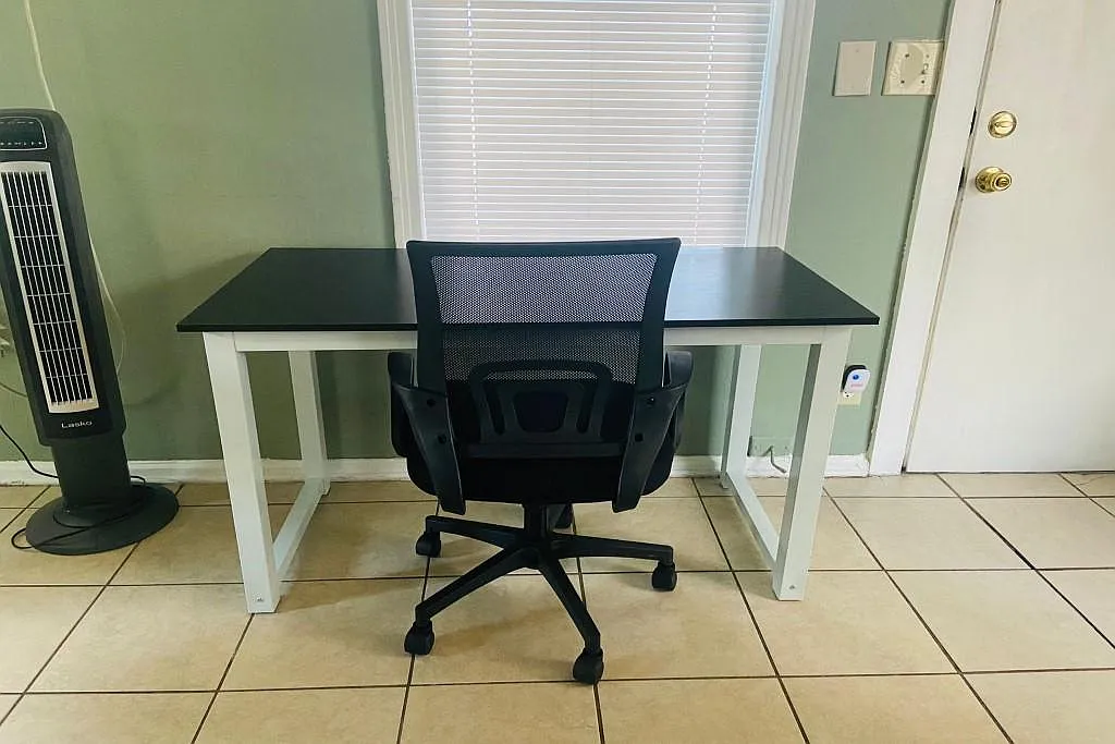 2 bed, 1200 sqft, $2,200 — Photo 4