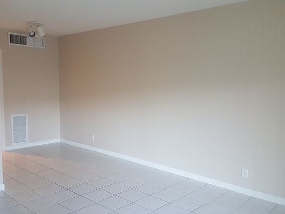 3rd image of 2303 S Federal Hwy APT 4
