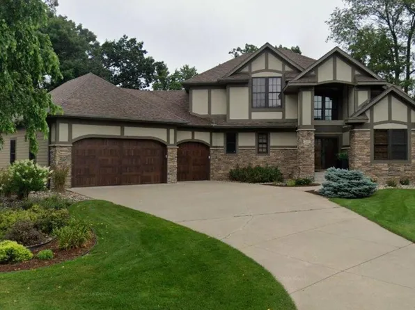 230 Board Cir, Mahtomedi, MN 55115