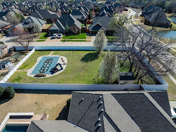 4th image of 421 War Eagle Ln #1