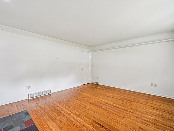 5th image of 902 Brentford Dr