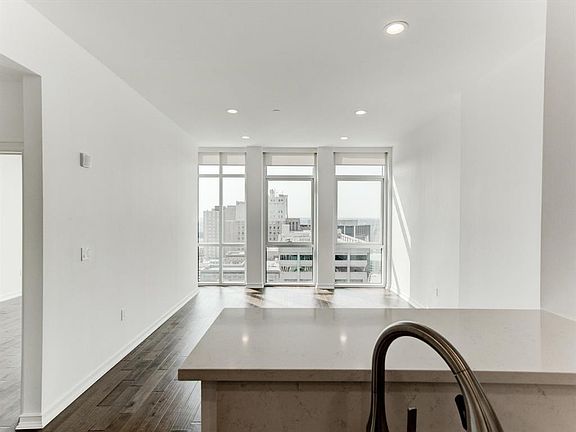 2nd image of 500 Throckmorton St APT 2010