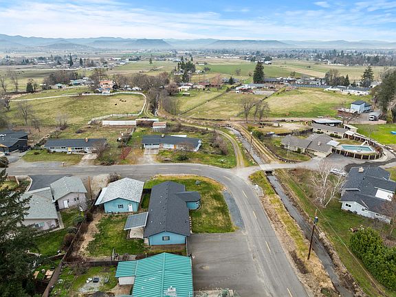 3rd image of 3371 Freeland Rd