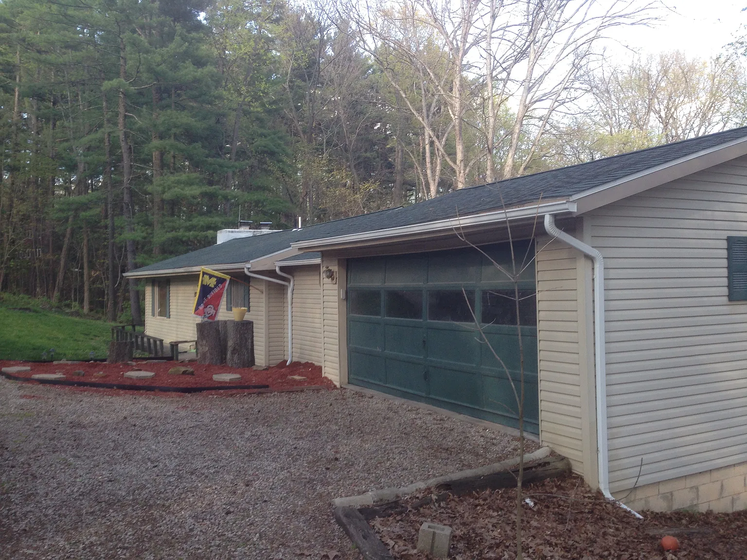 833 Kickapoo Ct SE photo 1