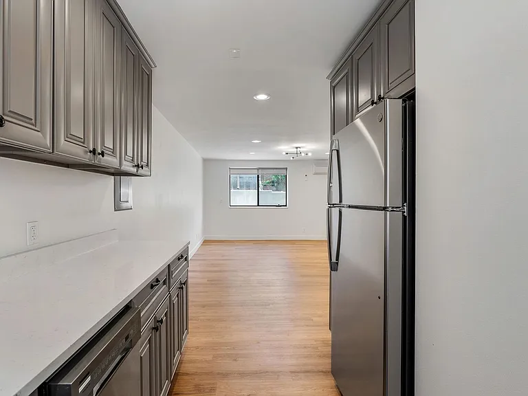 1016 E 900 S — Photo 9