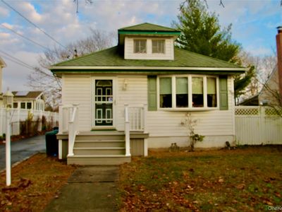 45 Merokee Place, Farmingdale, NY, 11735