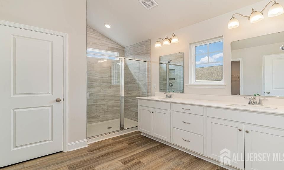 2nd image of 265 Plainfield Rd