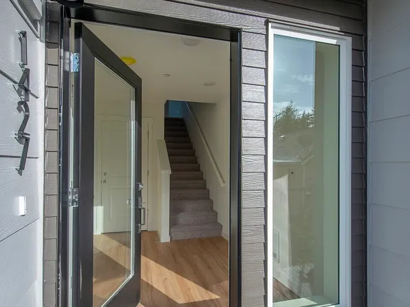 1427 SW 111th Lane, Seattle, WA 98146