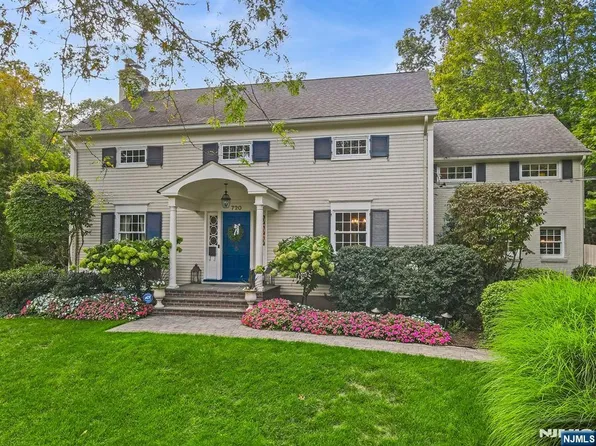720 Morningside Rd, Ridgewood, NJ 07450