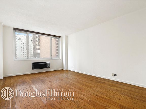 2nd image of 130 W 67th St APT 11K
