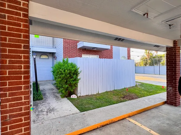 1205 International Blvd APT 1, Laredo, TX 78045
