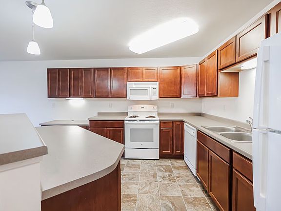 5th image of 747 SW 8th St #11503254
