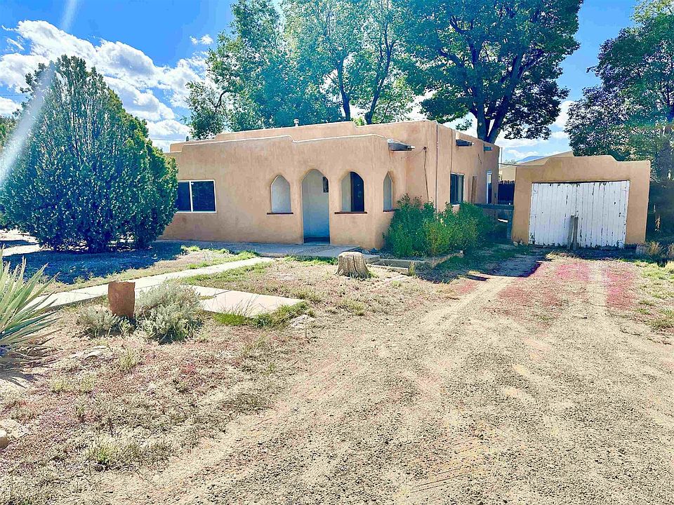 1st image of 118 Amor Ln
