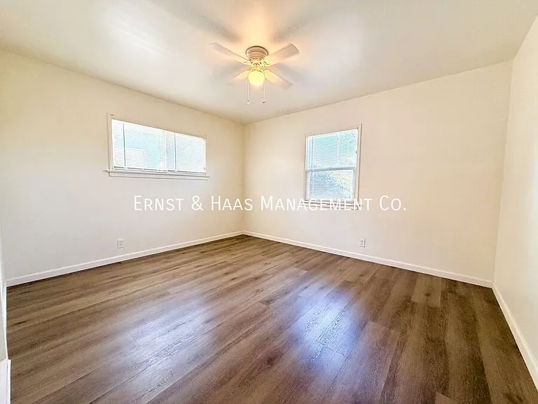 12911 Whitewood Ave — Photo 17