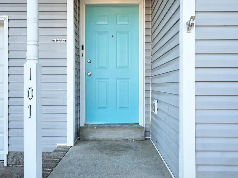 Karen Ct — Photo 6