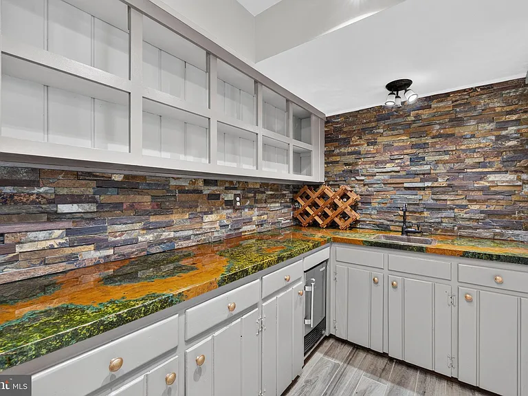 6443 Walters Woods Dr — Photo 50