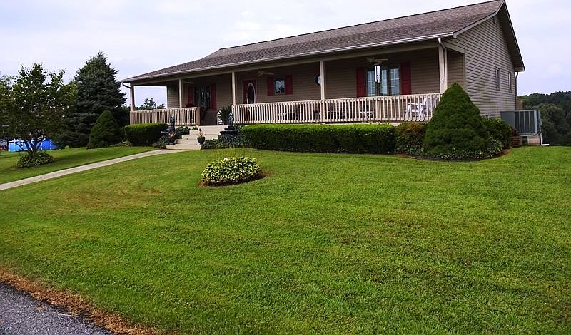 1st image of 793 Hillcrest Dr