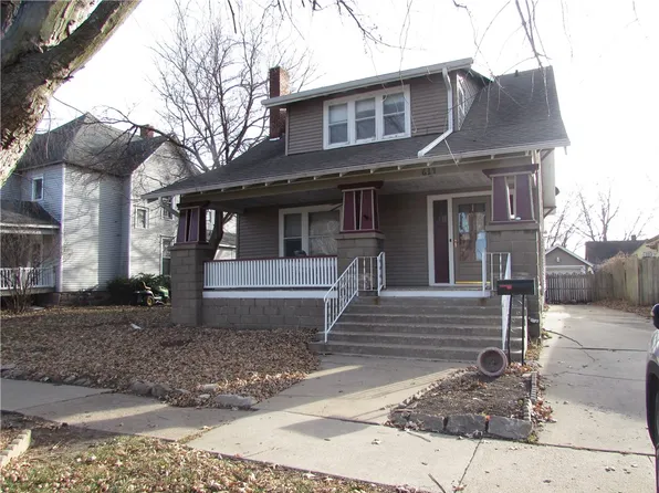 614 E Montgomery St, Knoxville, IA 50138