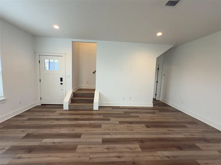 424 Stagecoach Trl — Photo 12