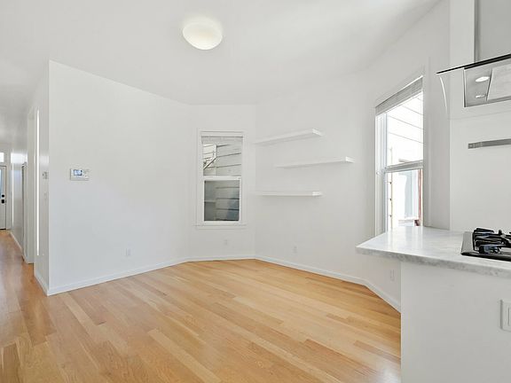 3rd image of 60A Woodward St