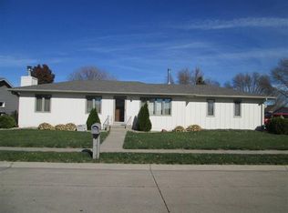 2332 E Dodge St, Fremont, NE 68025