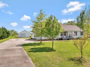6006 Cobb Hollow Rd, Tullahoma, TN 37388