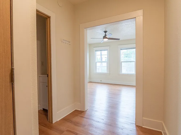 6020 NE Glisan St — Photo 21