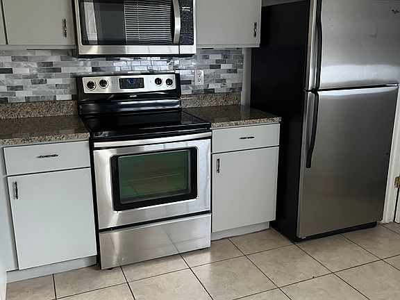 3rd image of 3366 Cloverplace Dr