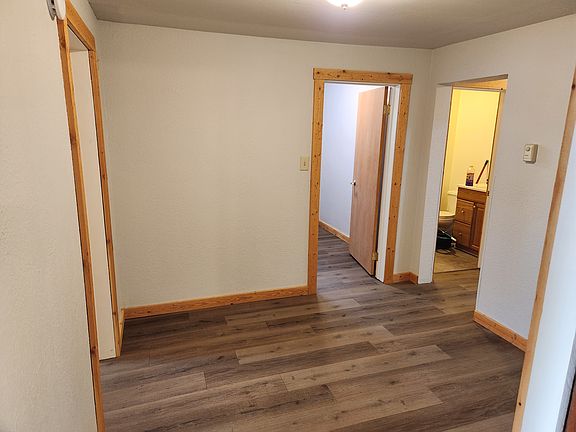 3rd image of 139 McNamara Ave