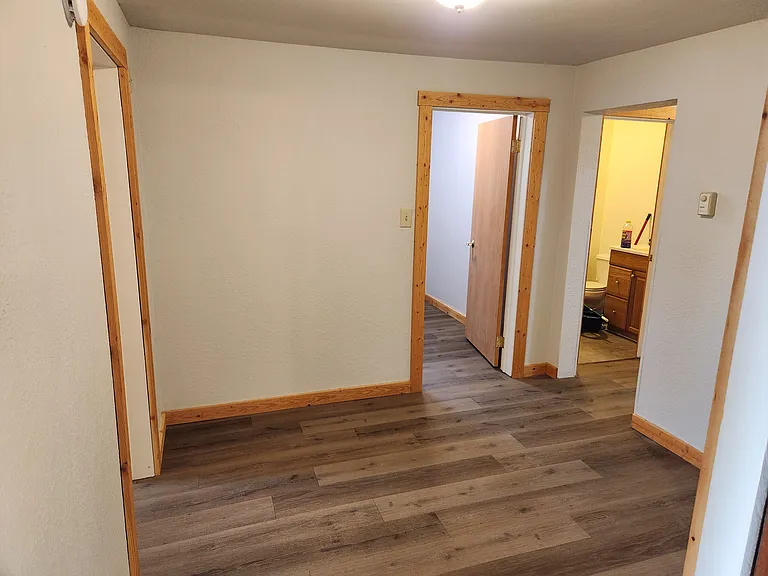 139 McNamara Ave — Photo 3